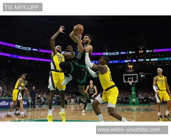 凯尔特人与奇才激烈对抗赛场冲突引发球迷热议与反思